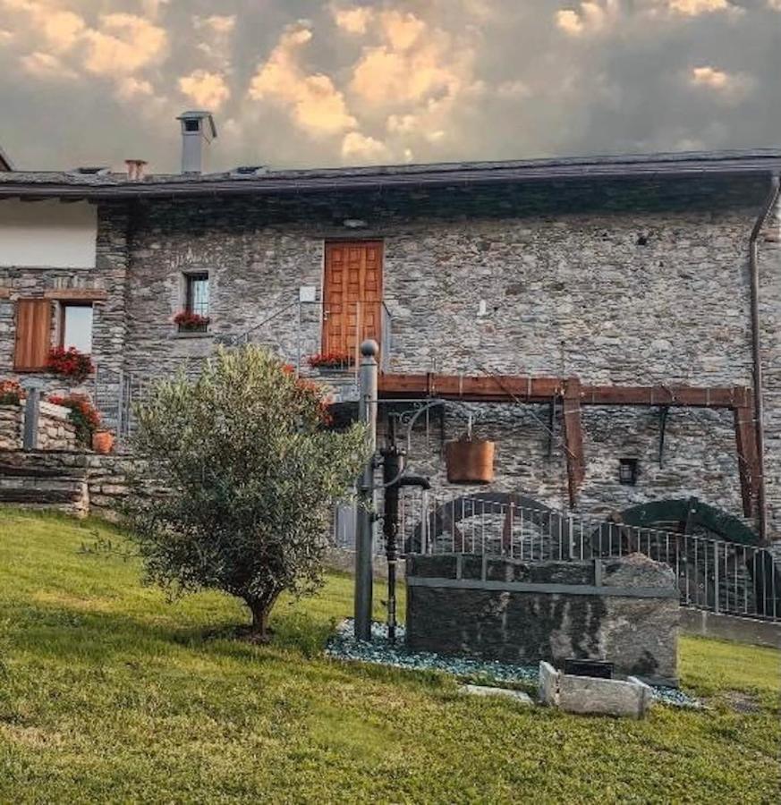 La Volta - Lake Como Heritage Home In Molino Maufet Watermill - Patio On The Garden Colico Extérieur photo